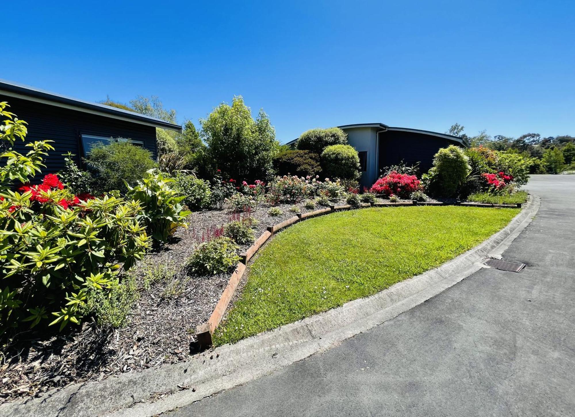Patons Rock Beach Villas Takaka Exteriör bild