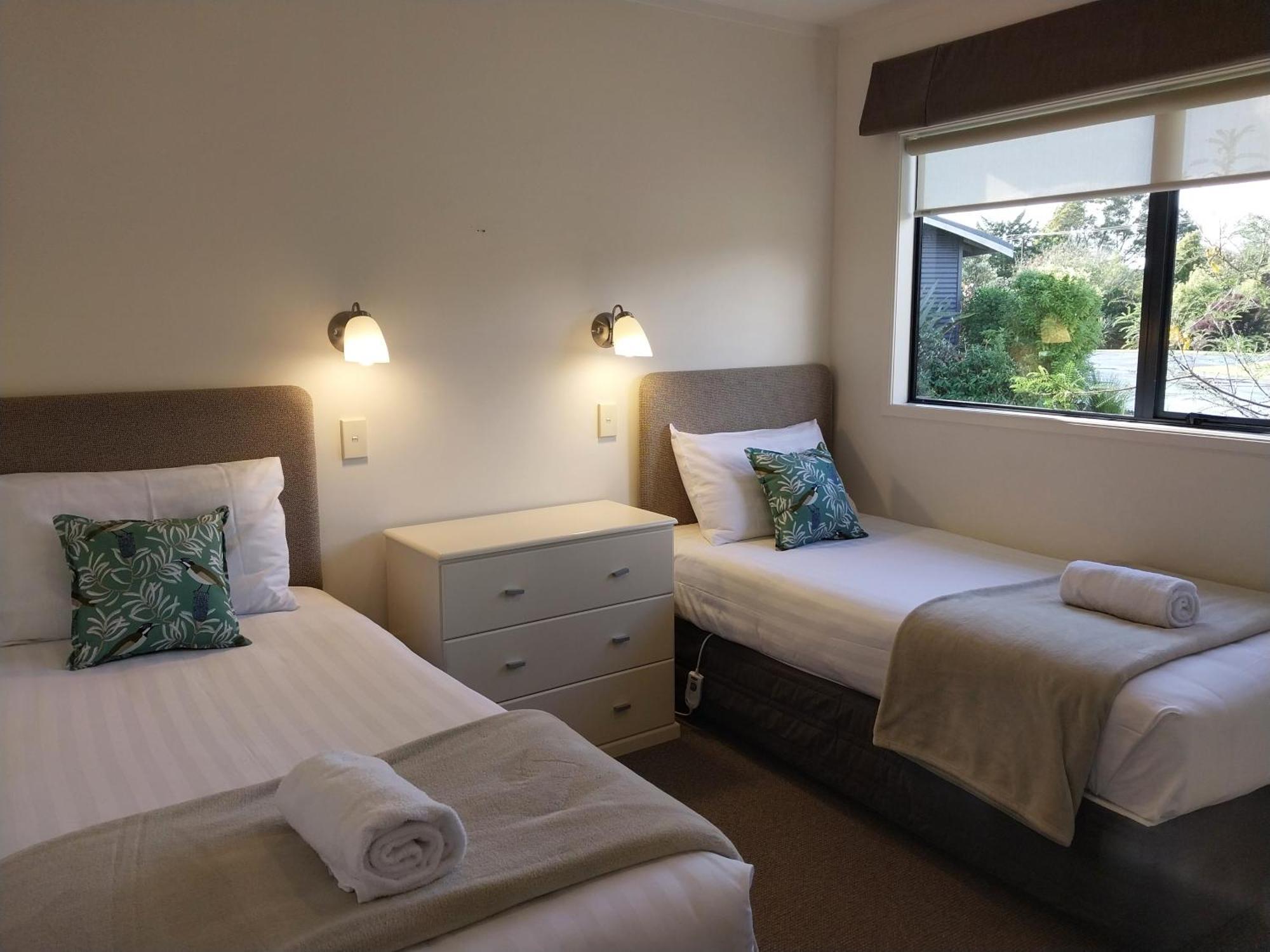 Patons Rock Beach Villas Takaka Exteriör bild