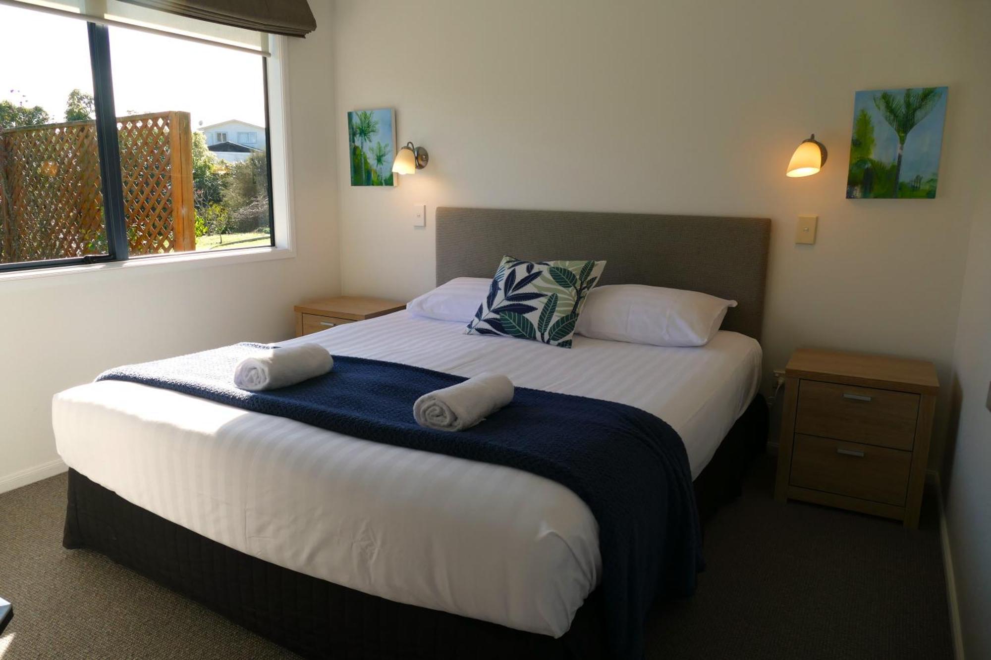 Patons Rock Beach Villas Takaka Exteriör bild