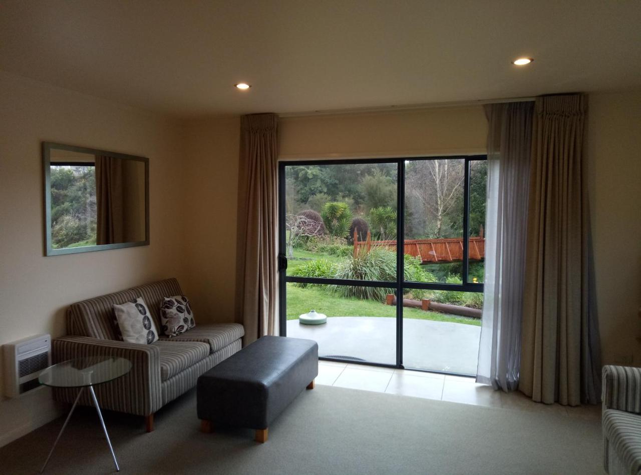 Patons Rock Beach Villas Takaka Exteriör bild
